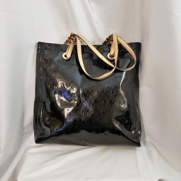 Michael Kors Handbags - Michael Kors Black Patent Leather Tote (AV-1408)